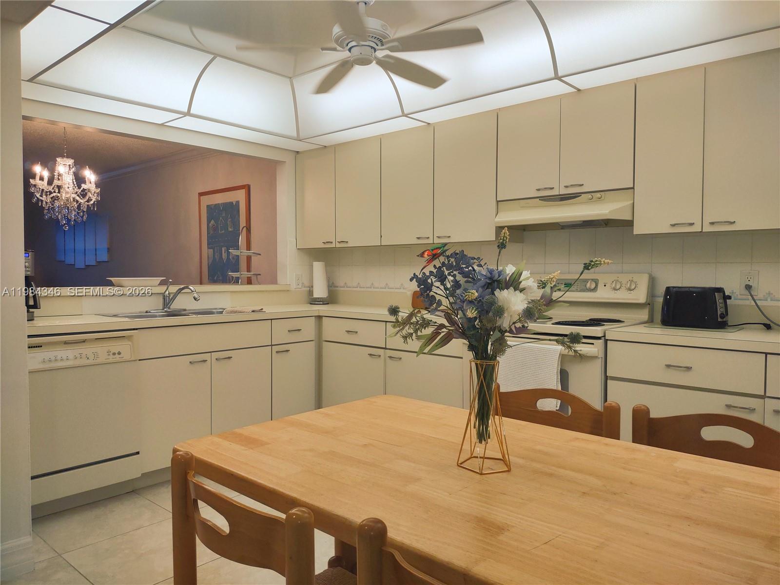 10200 S Ocean Drive 504 Property Photo 8