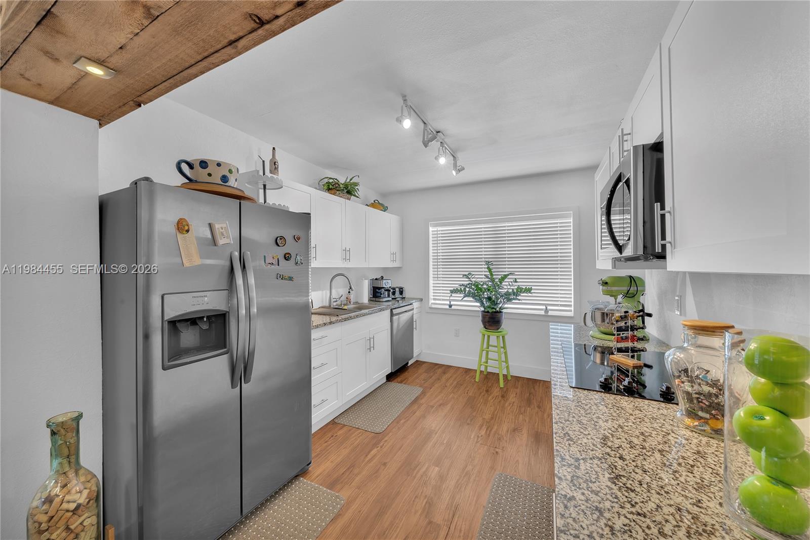 213 W 20th Street Property Photo 6