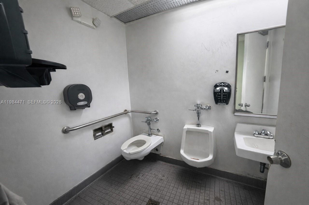 A11984471 Property Photo 8