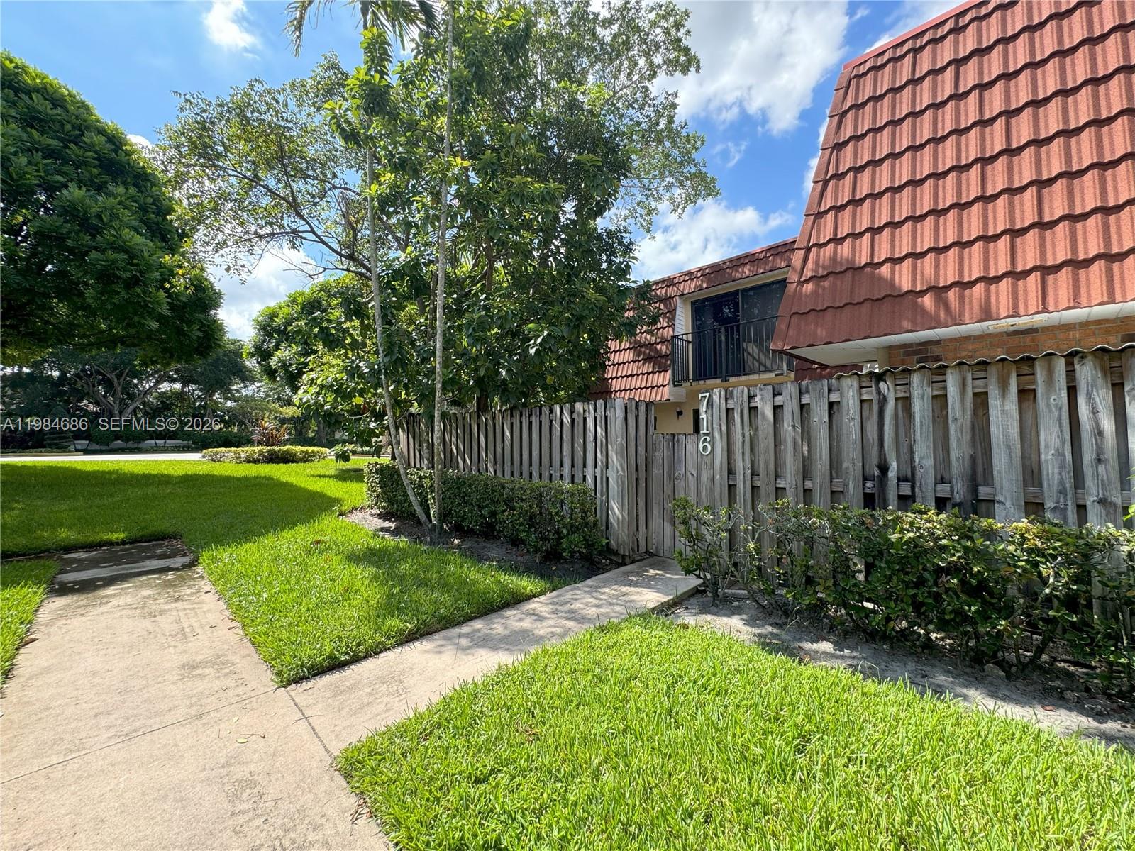 716 Nw 98th Way Property Photo 1