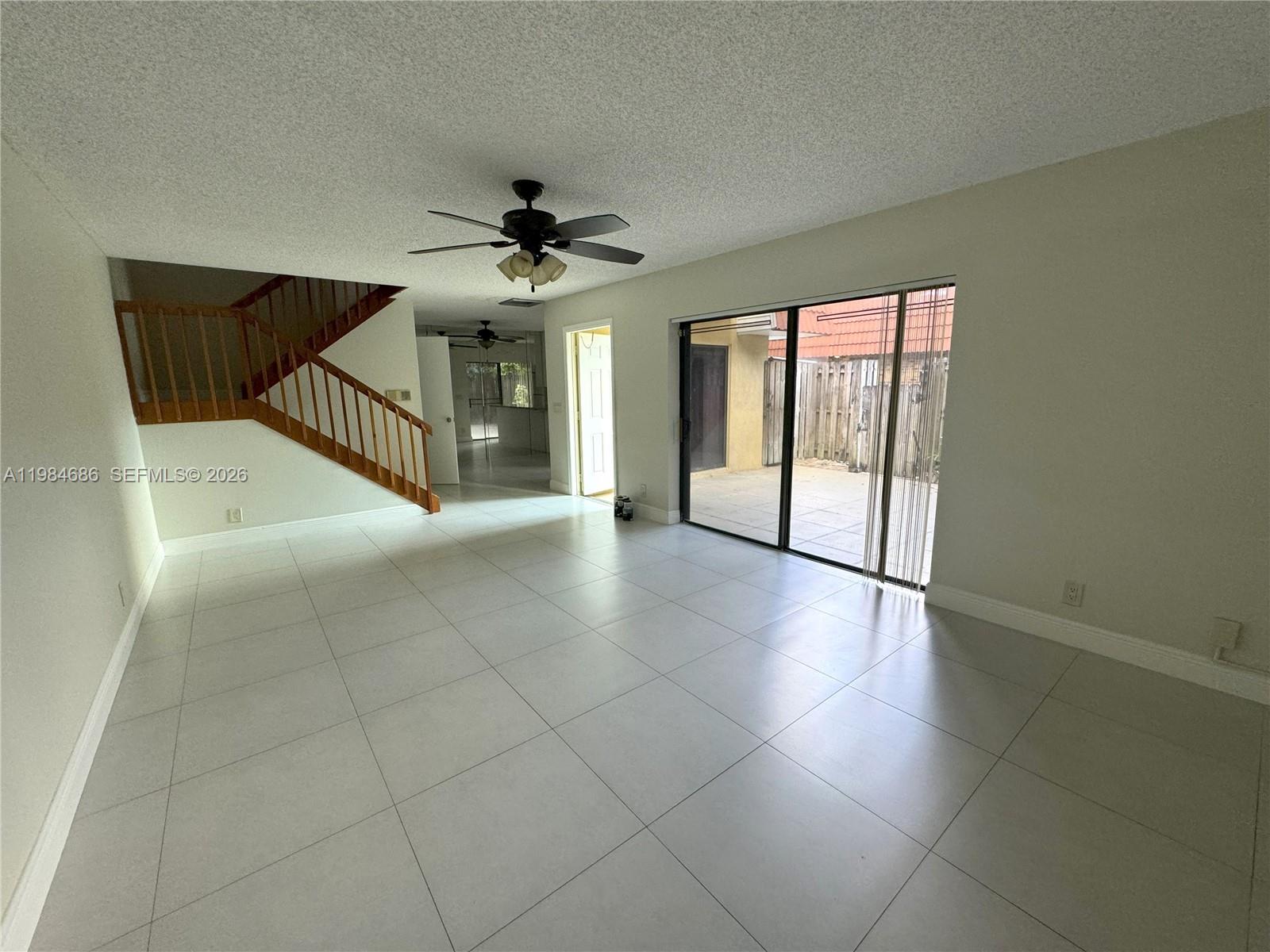 716 Nw 98th Way Property Photo 5