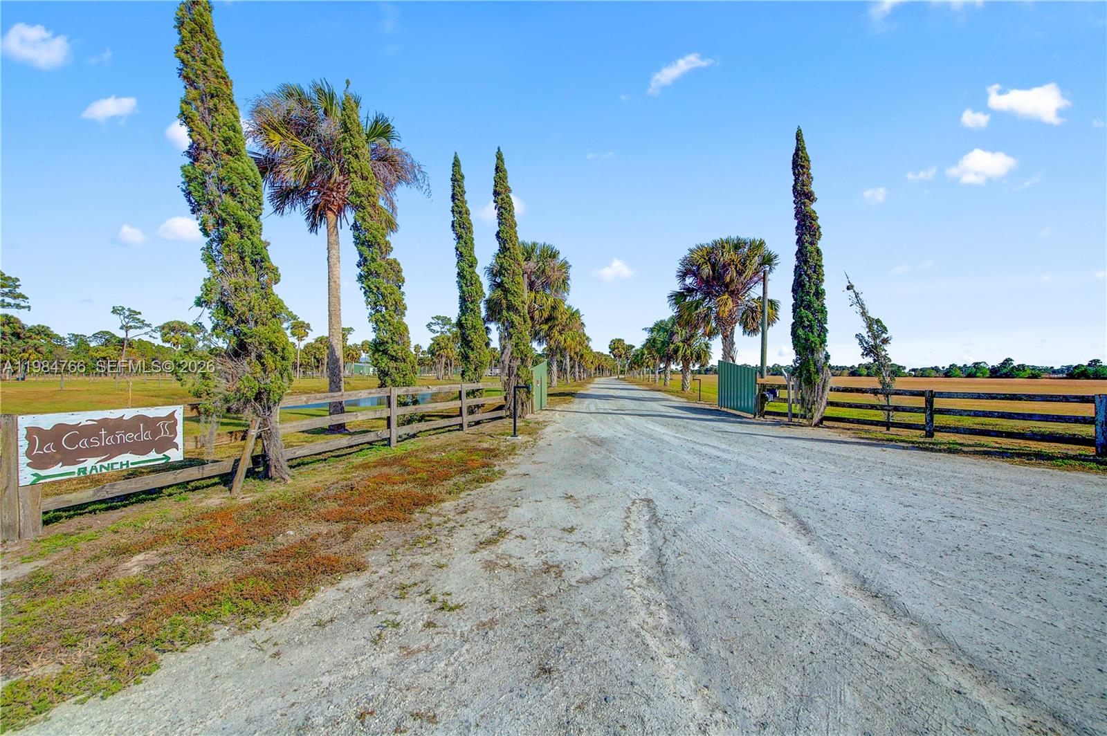 30003 Sw Martin Highway Property Photo 2