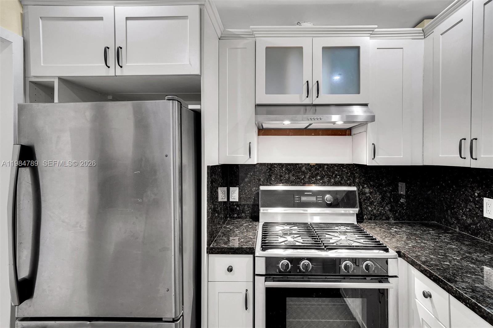 A11984789 Property Photo 4