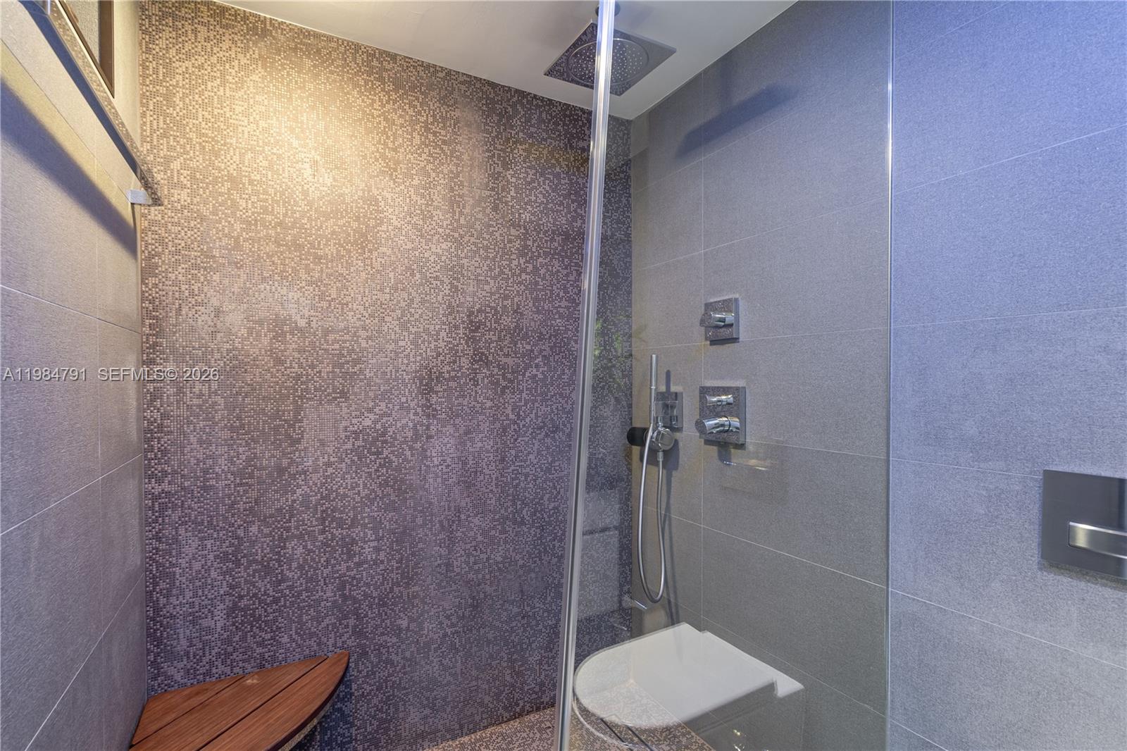 2627 S Bayshore Drive 1408 Property Photo 4