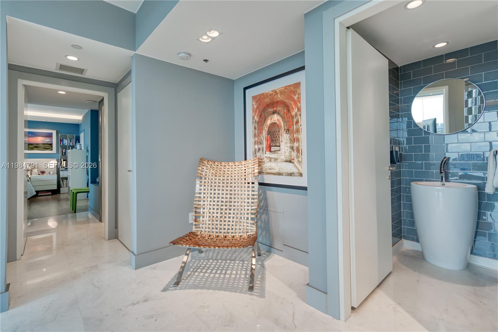 2627 S Bayshore Drive 1408 Property Photo 12