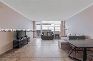 A11984811 Property Photo 3