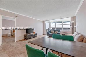 A11984811 Property Photo 4