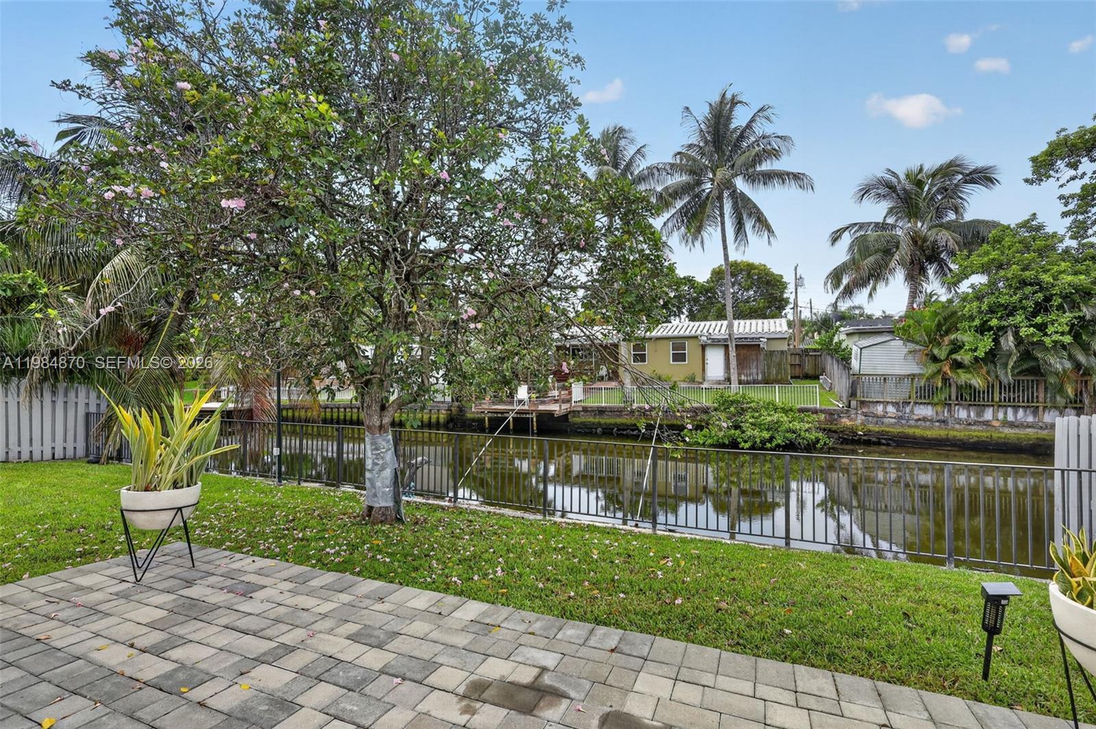 3042 Hayes Street Property Photo 1