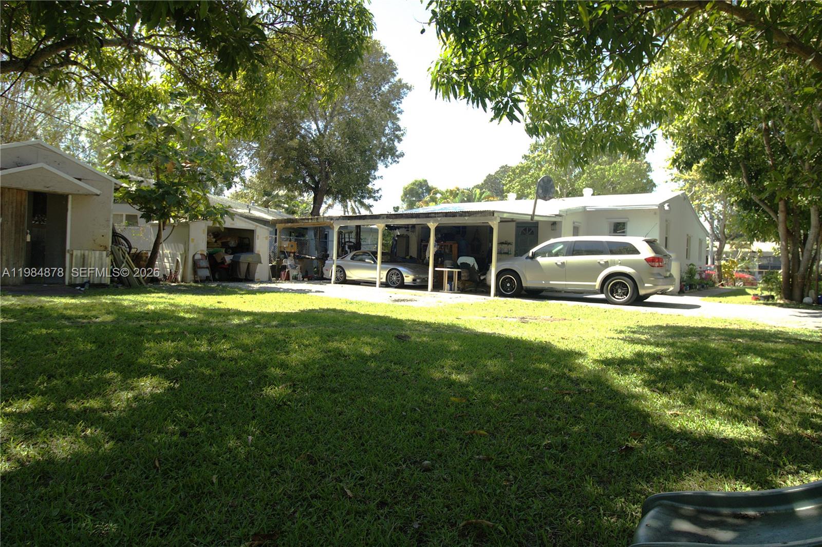 1142 Nw 2nd Avenue Property Photo 2