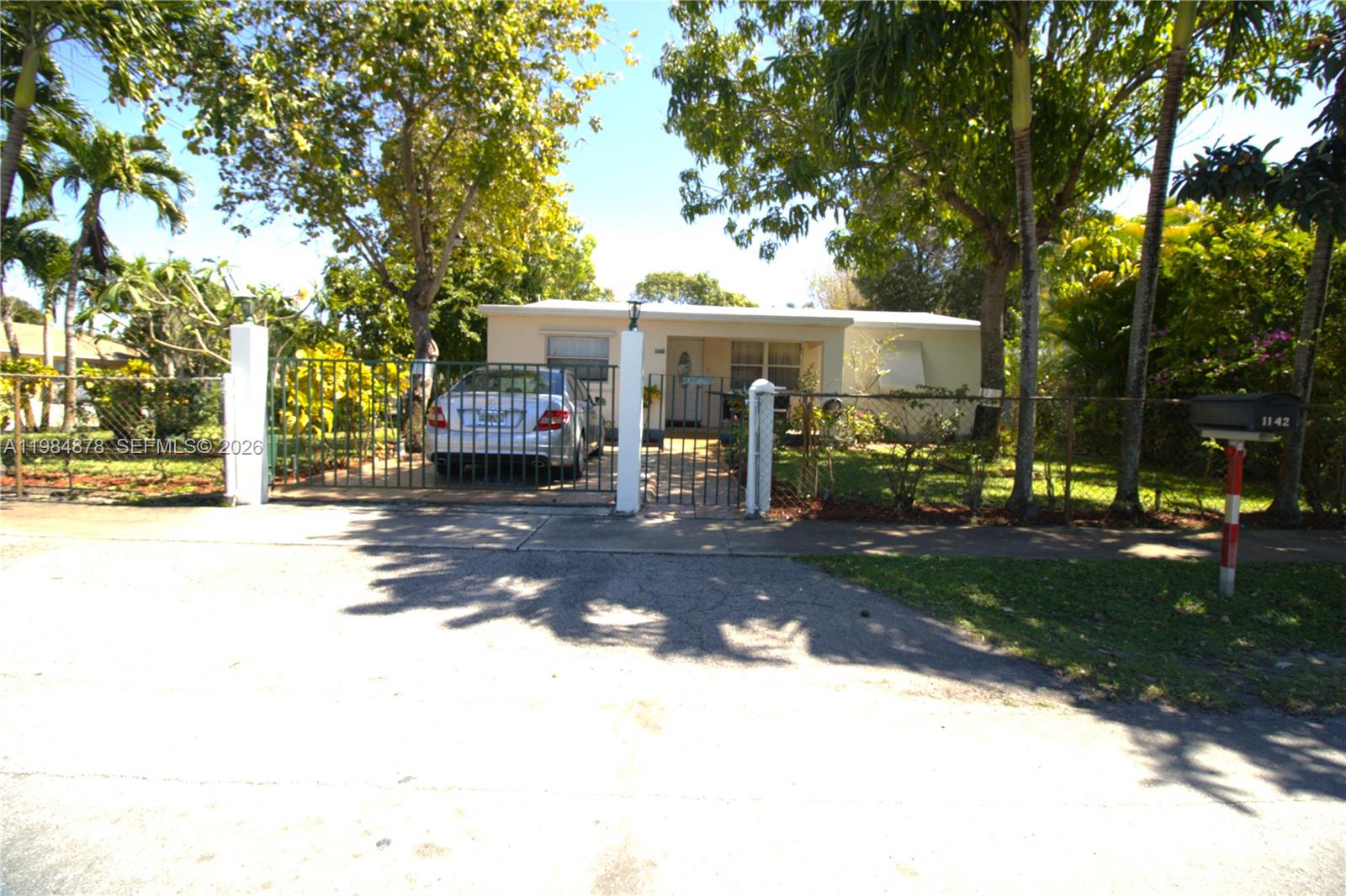 1142 Nw 2nd Avenue Property Photo 3