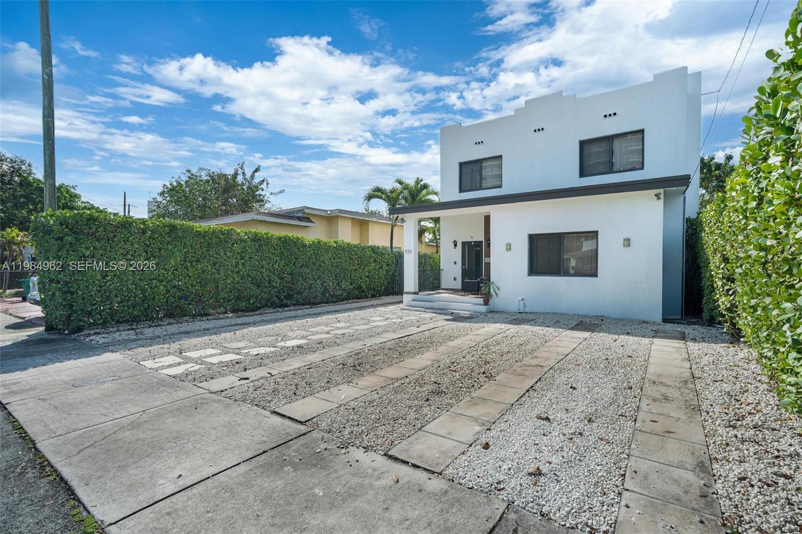 920 Sw 9th Street Property Photo 5