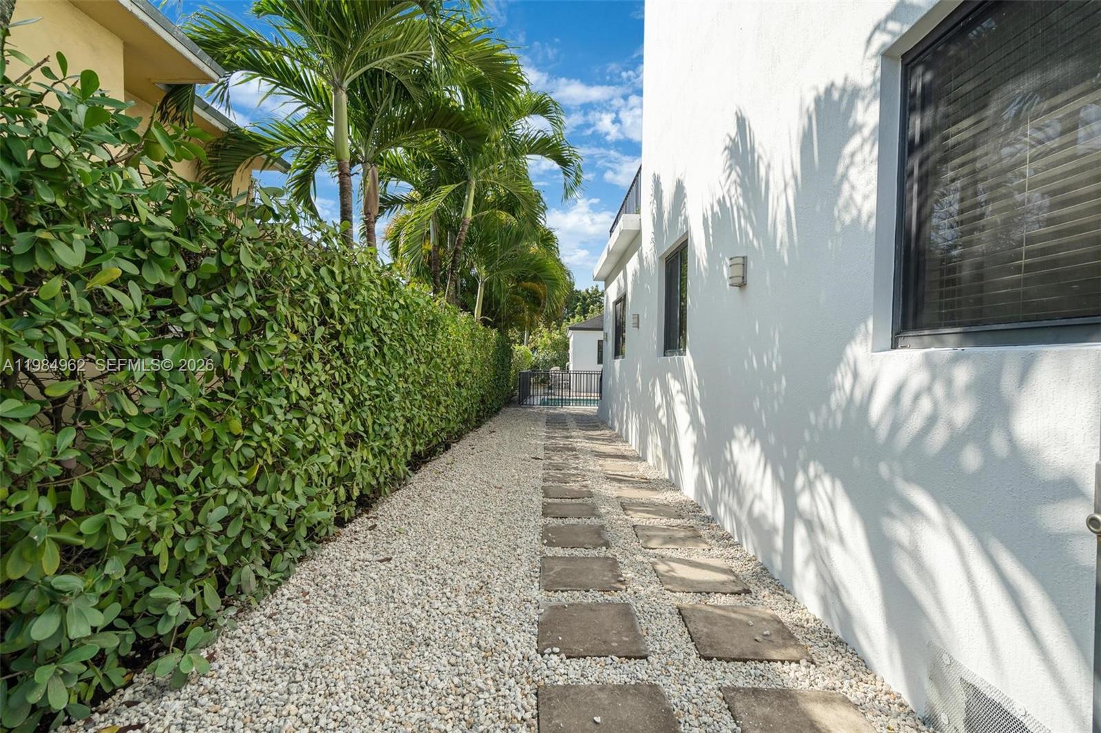 920 Sw 9th Street Property Photo 33