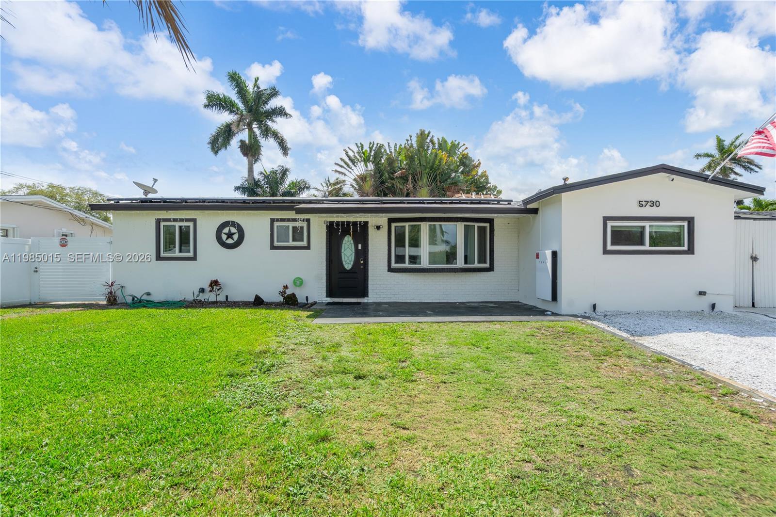 5730 Sw 55th Street Property Photo 2