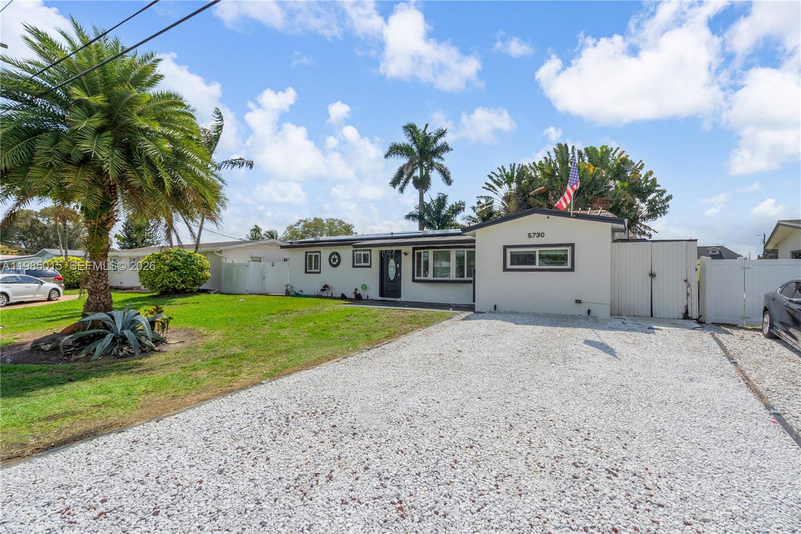 5730 Sw 55th Street Property Photo 3