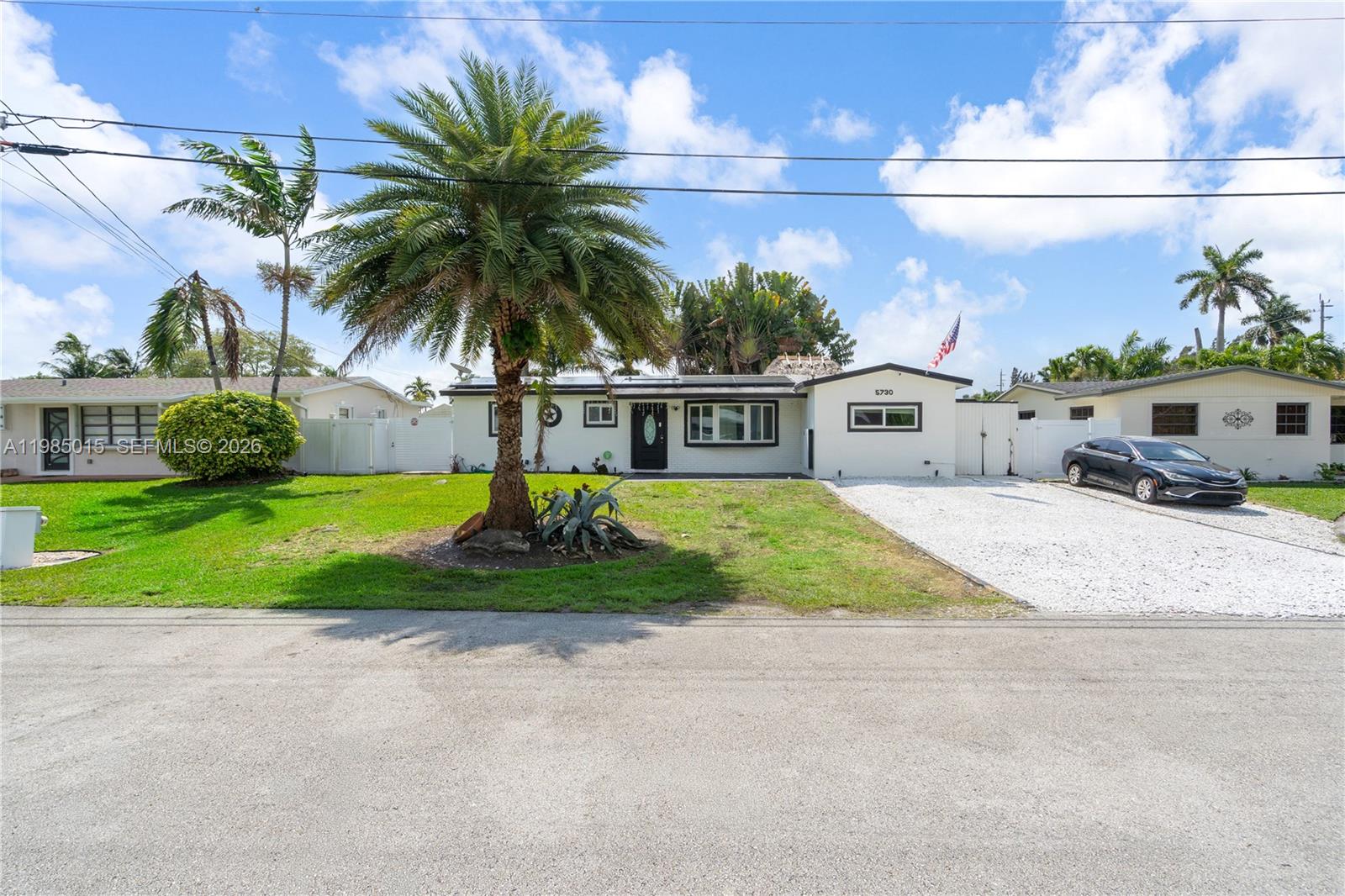 5730 Sw 55th Street Property Photo 4
