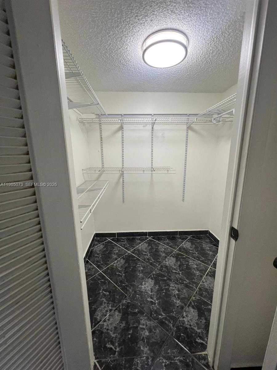 1900 W 68th Street D207 Property Photo 20