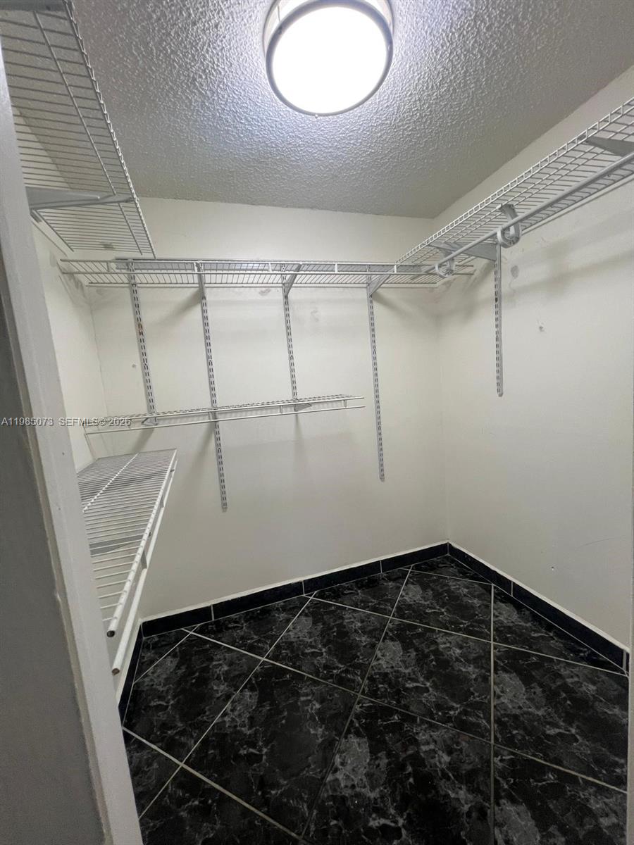 1900 W 68th Street D207 Property Photo 21
