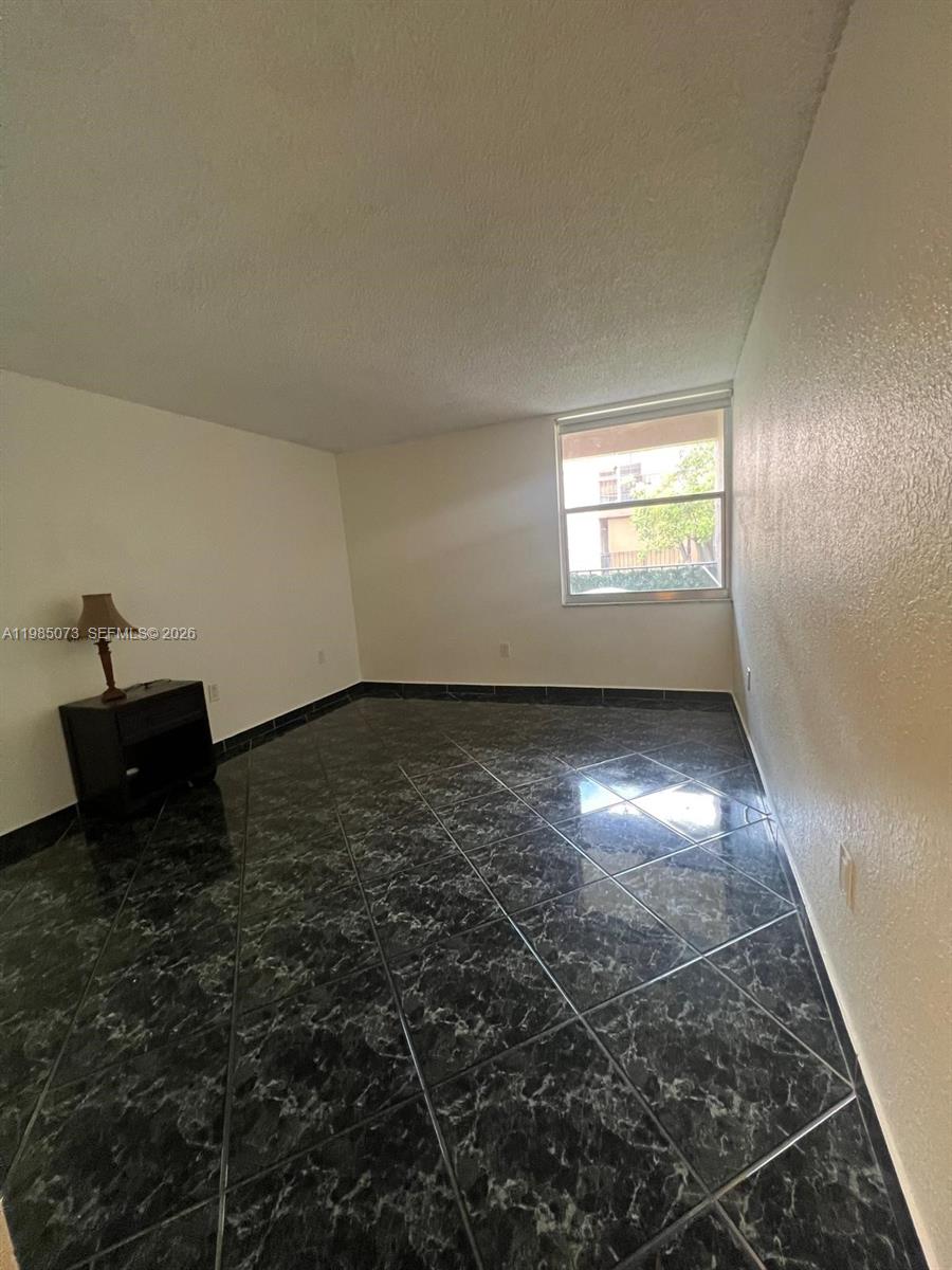 1900 W 68th Street D207 Property Photo 23