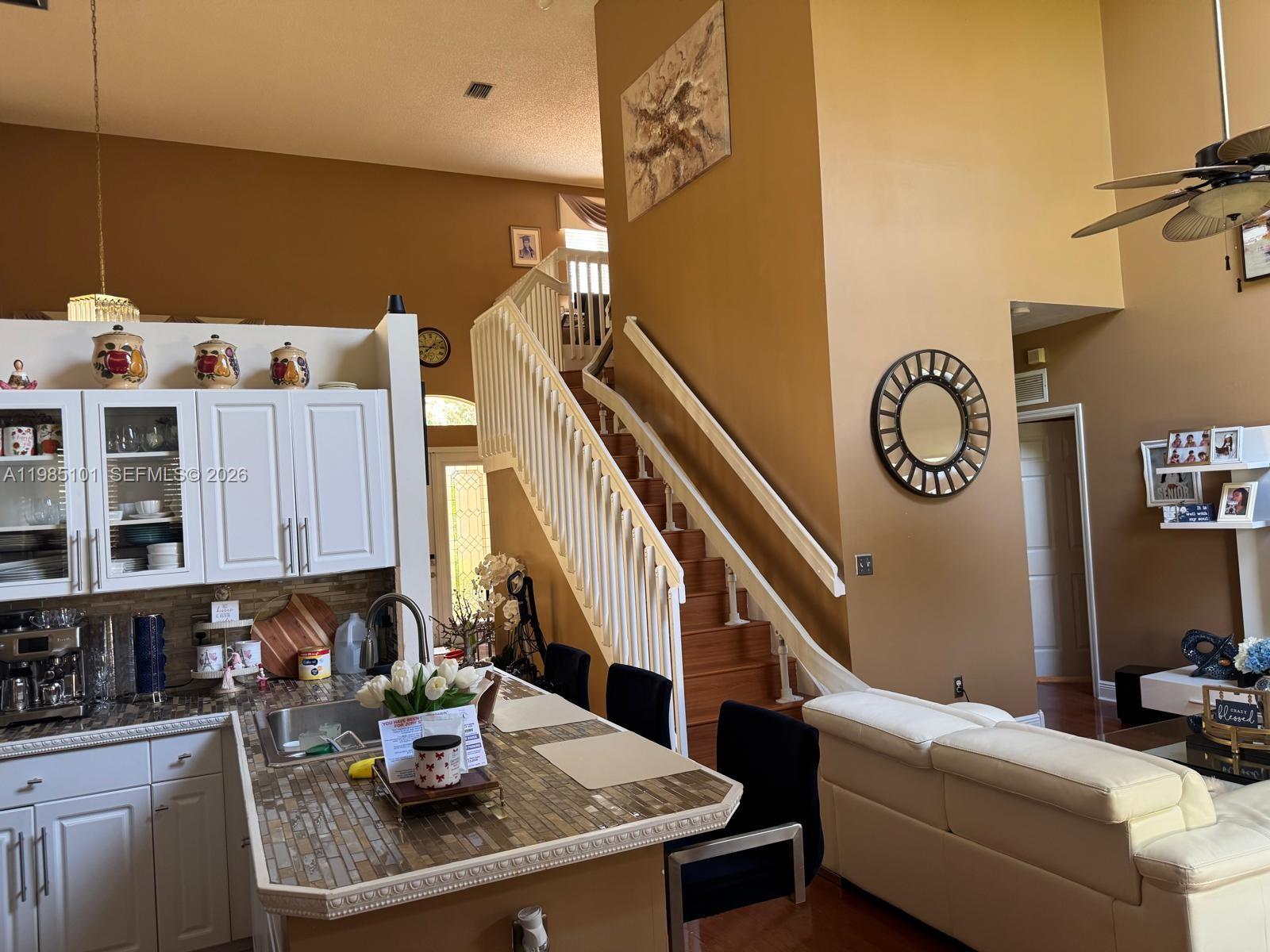 1661 Se 17th Street Property Photo 4