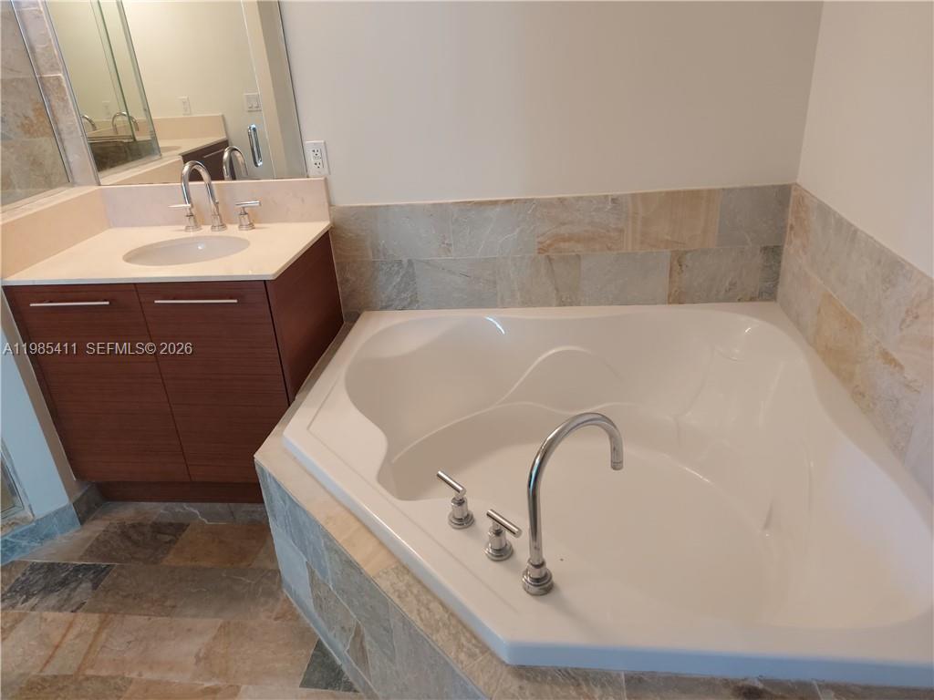 2641 N Flamingo Road 307n Property Photo 23