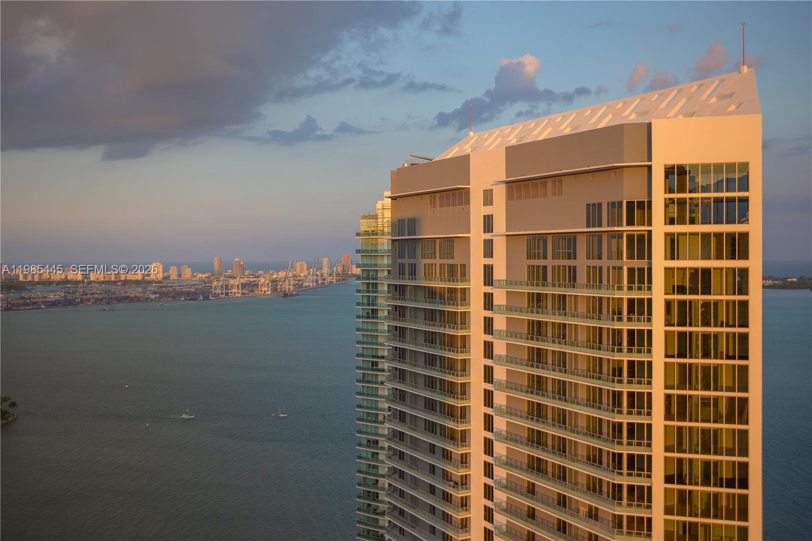 1300 Brickell Bay Drive 1903 Property Photo 14