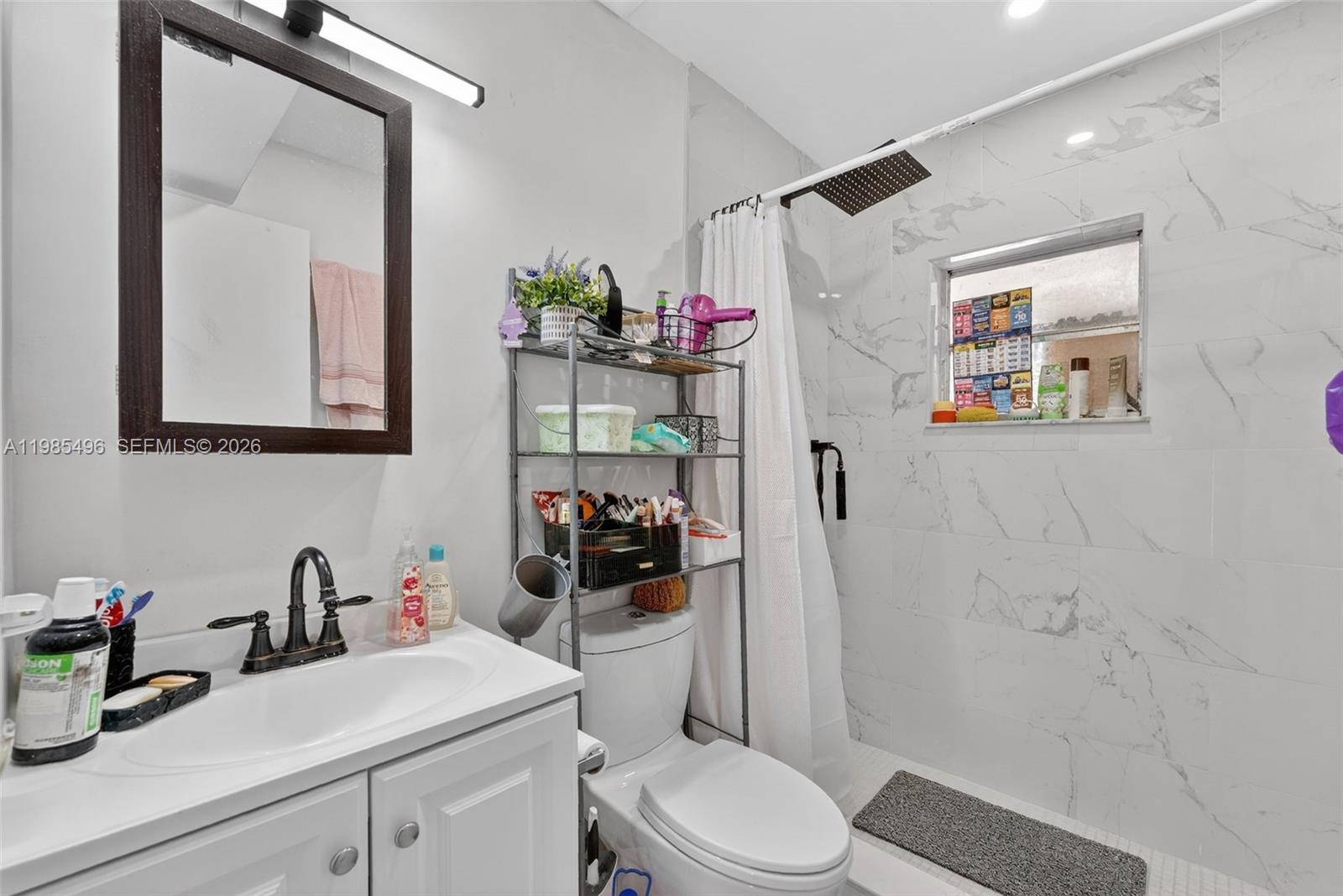 440 E 37th Street Property Photo 17