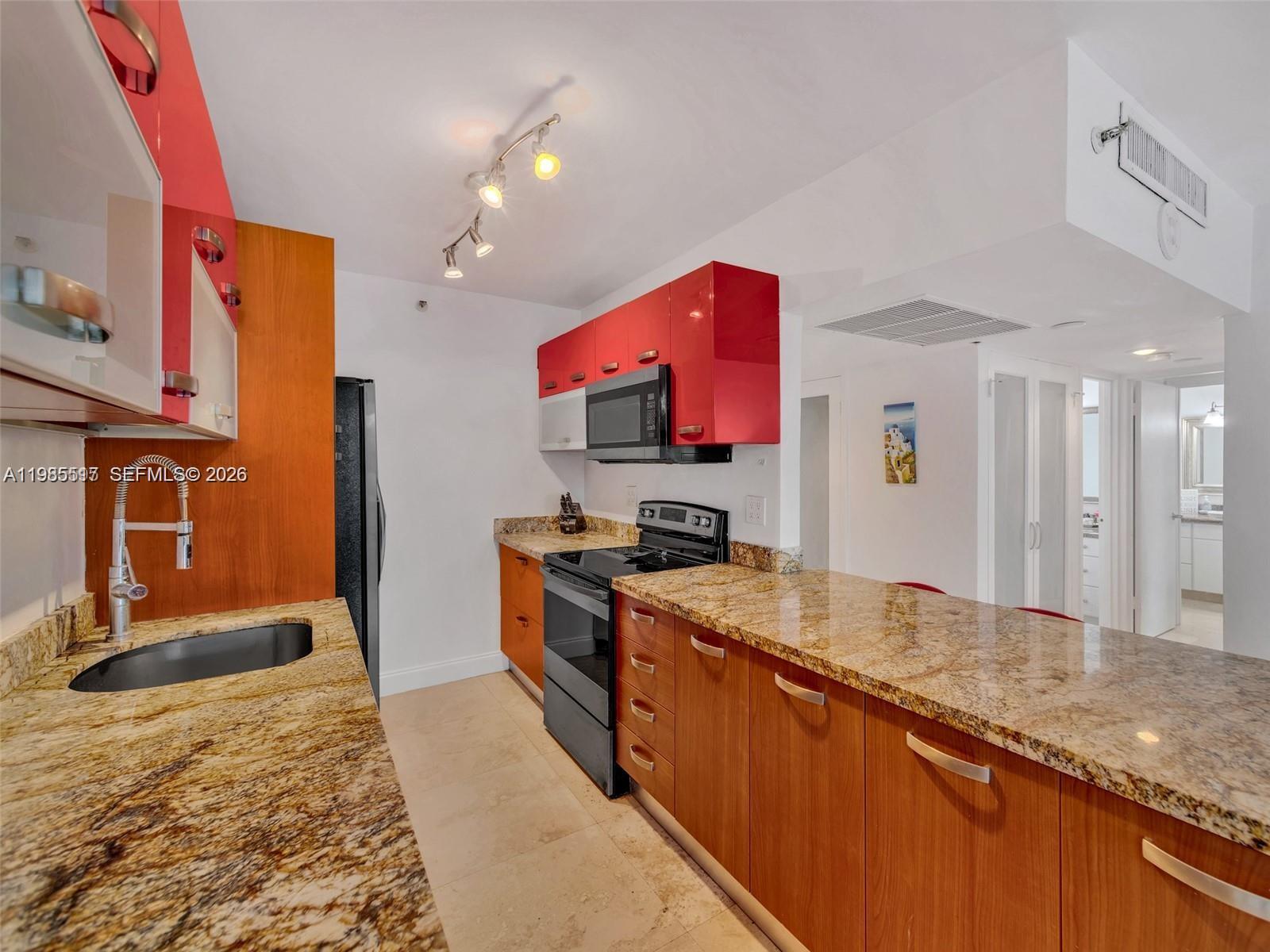 100 Lincoln Road 308 Property Photo 5