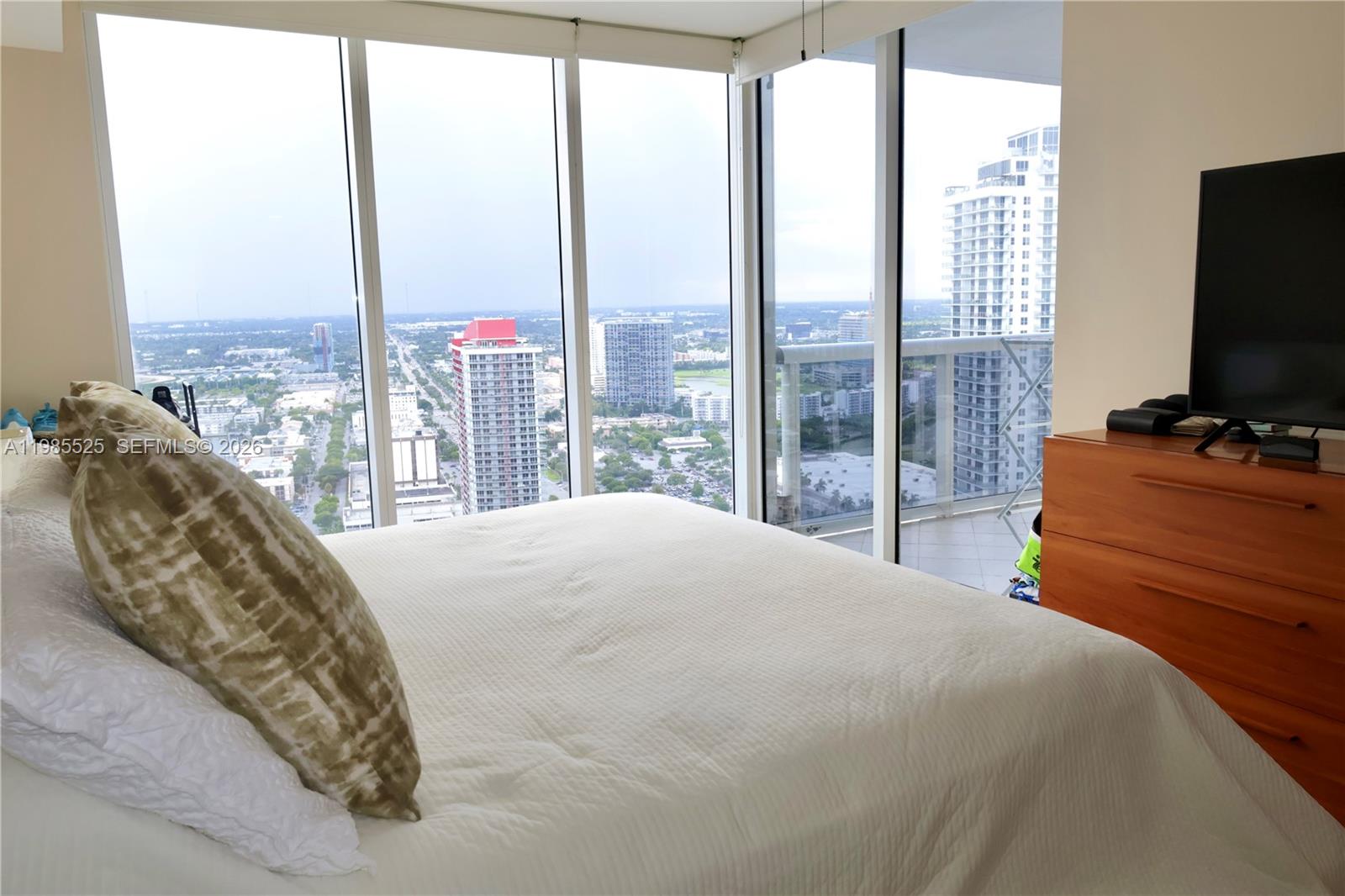 1800 S Ocean Drive 3908 Property Photo 6