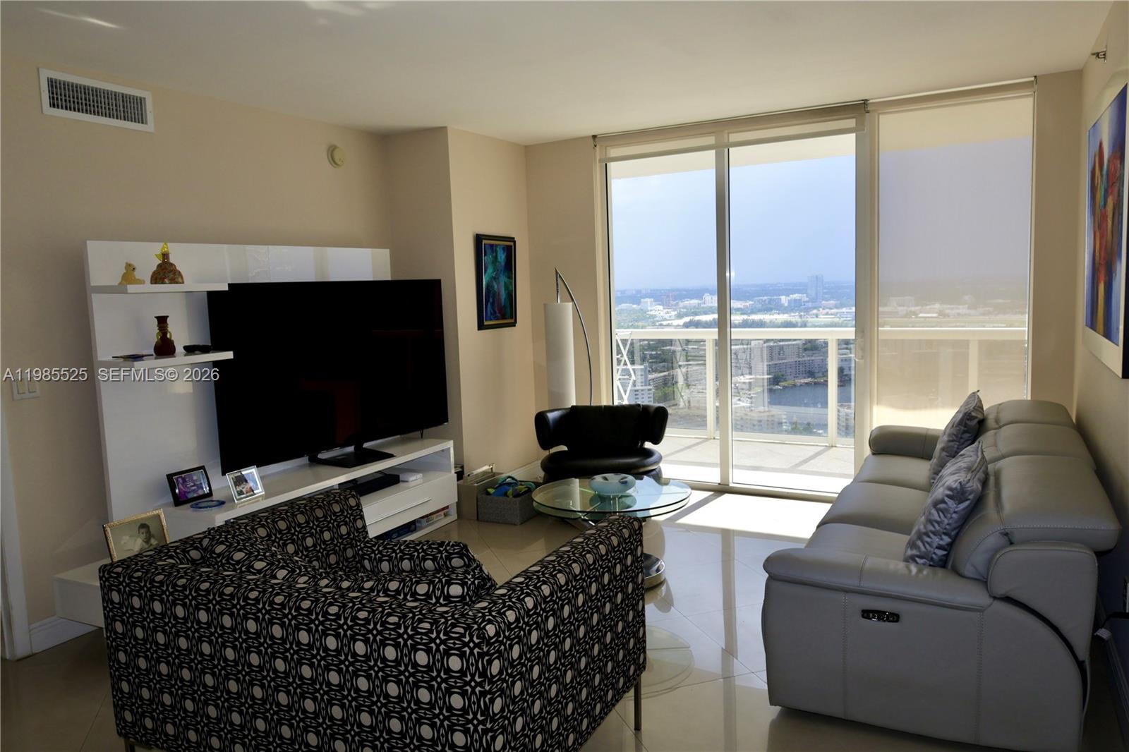 1800 S Ocean Drive 3908 Property Photo 14