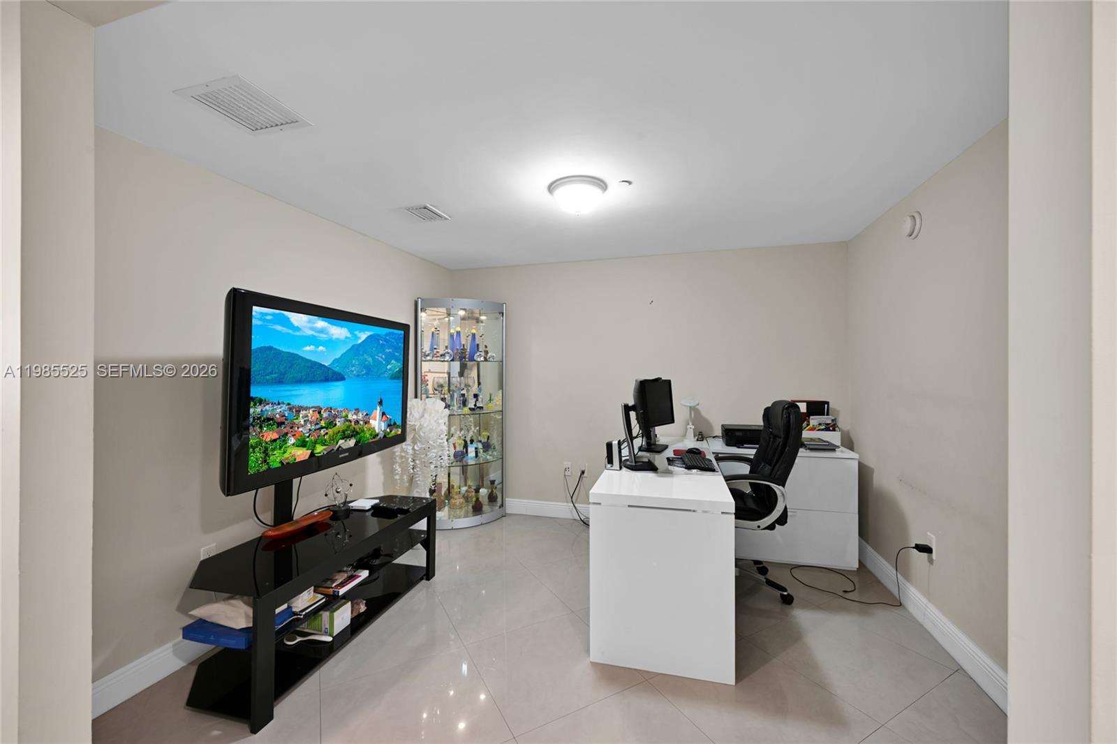 1800 S Ocean Drive 3908 Property Photo 18