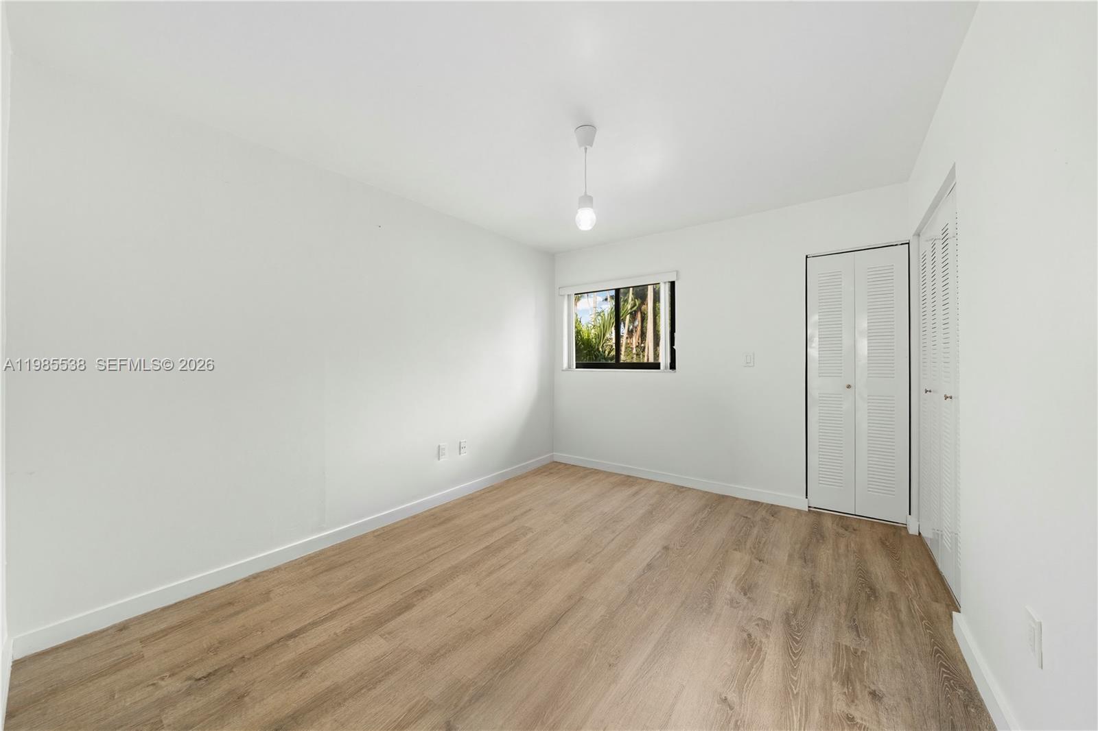 1901 S River Drive 30c Property Photo 5