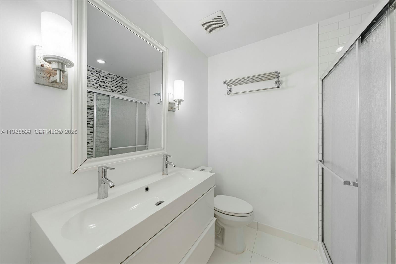 1901 S River Drive 30c Property Photo 7