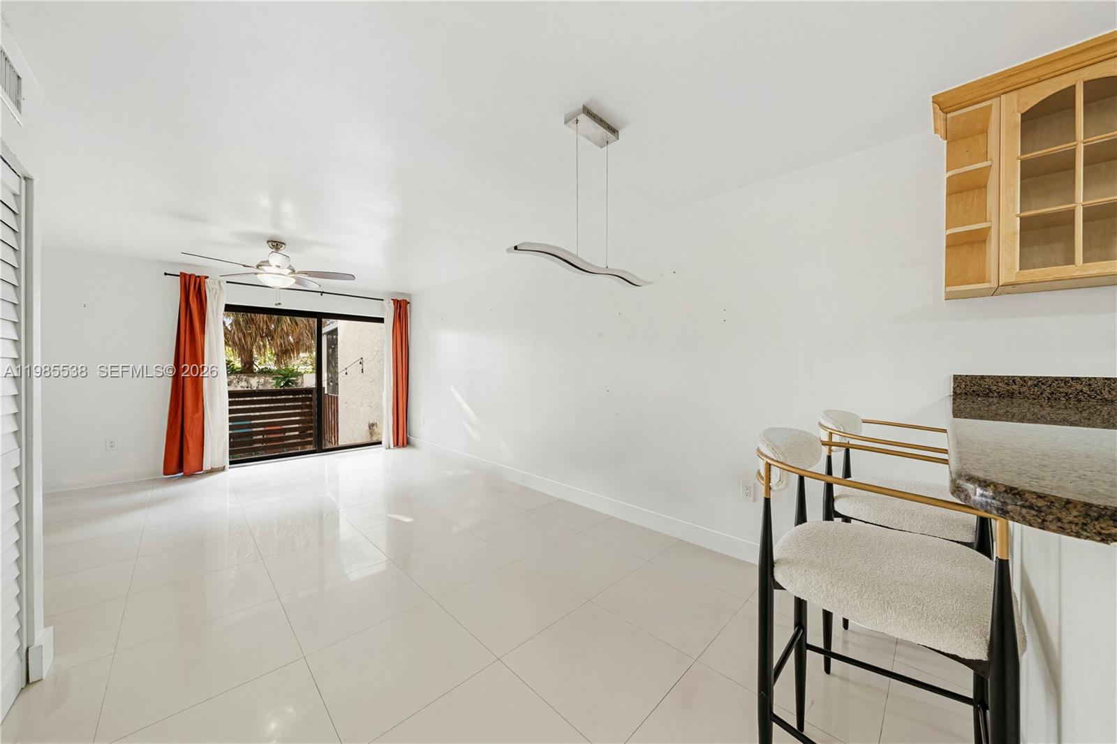 1901 S River Drive 30c Property Photo 9