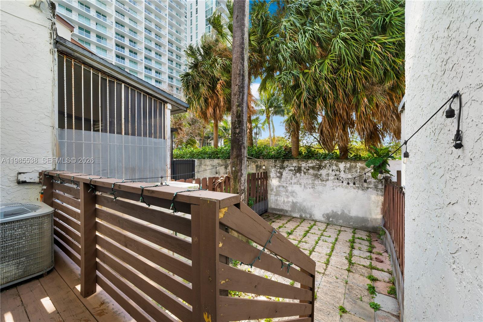 1901 S River Drive 30c Property Photo 14