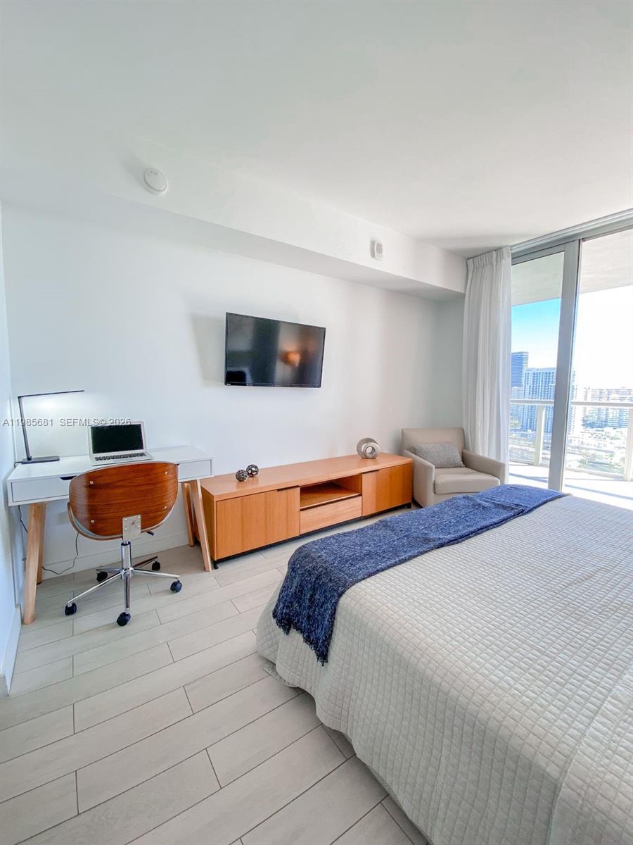 2602 E Hallandale Beach Boulevard R2405 Property Photo 4