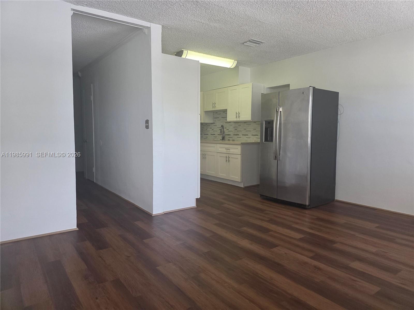 210 E 59th Street Property Photo 24