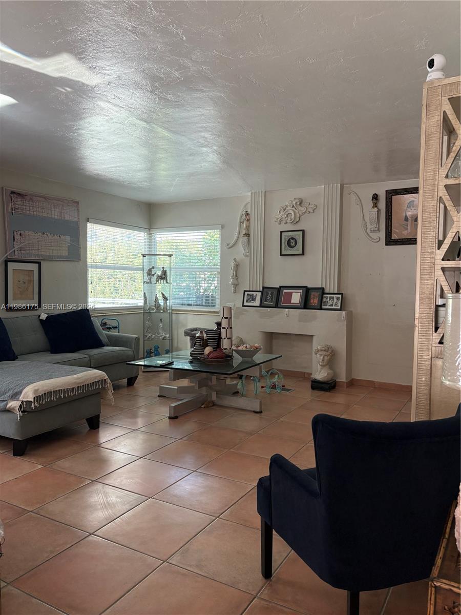 1758 Sw 18th Street Property Photo 6