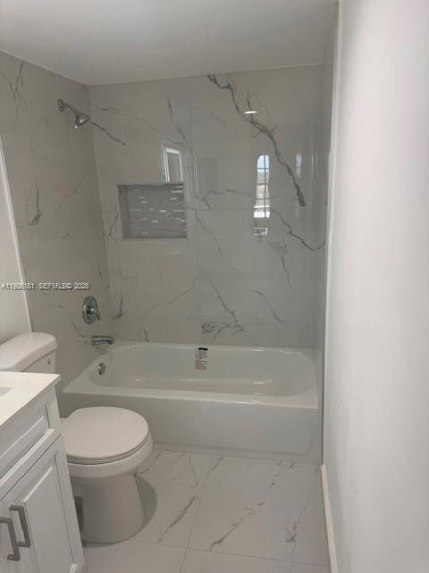 4164 Inverrary Drive 913 Property Photo 17