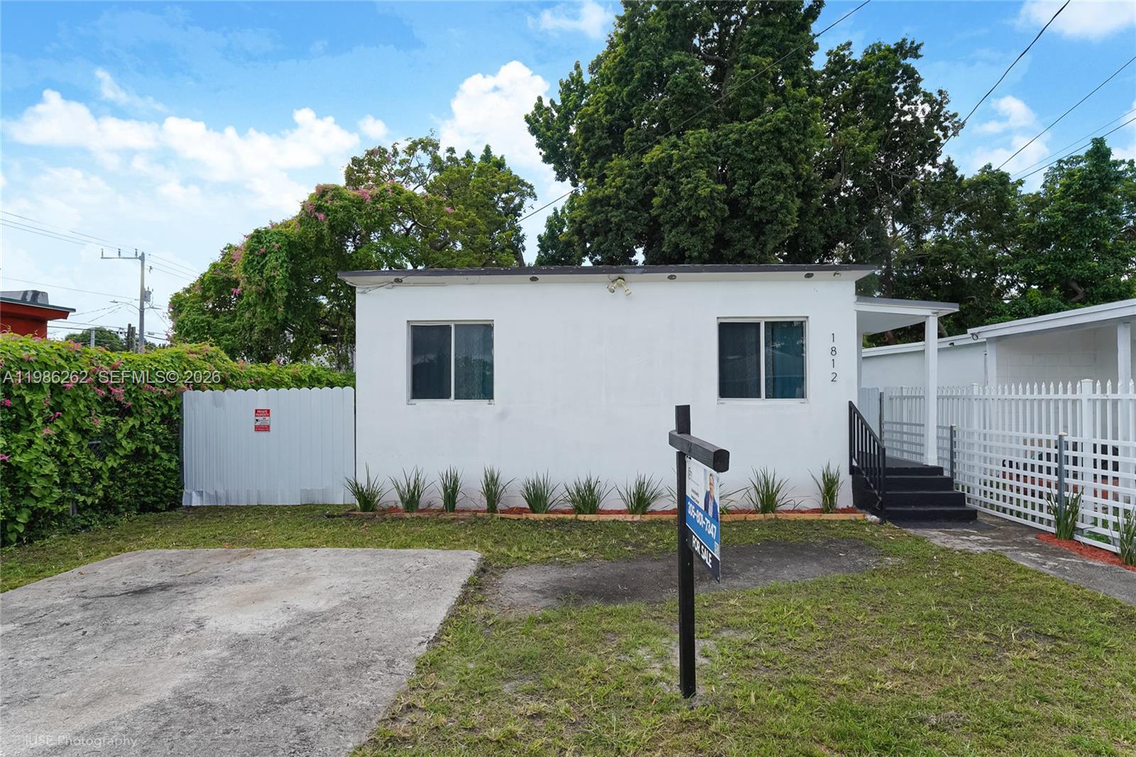 1812 Nw 64th Street Property Photo 2