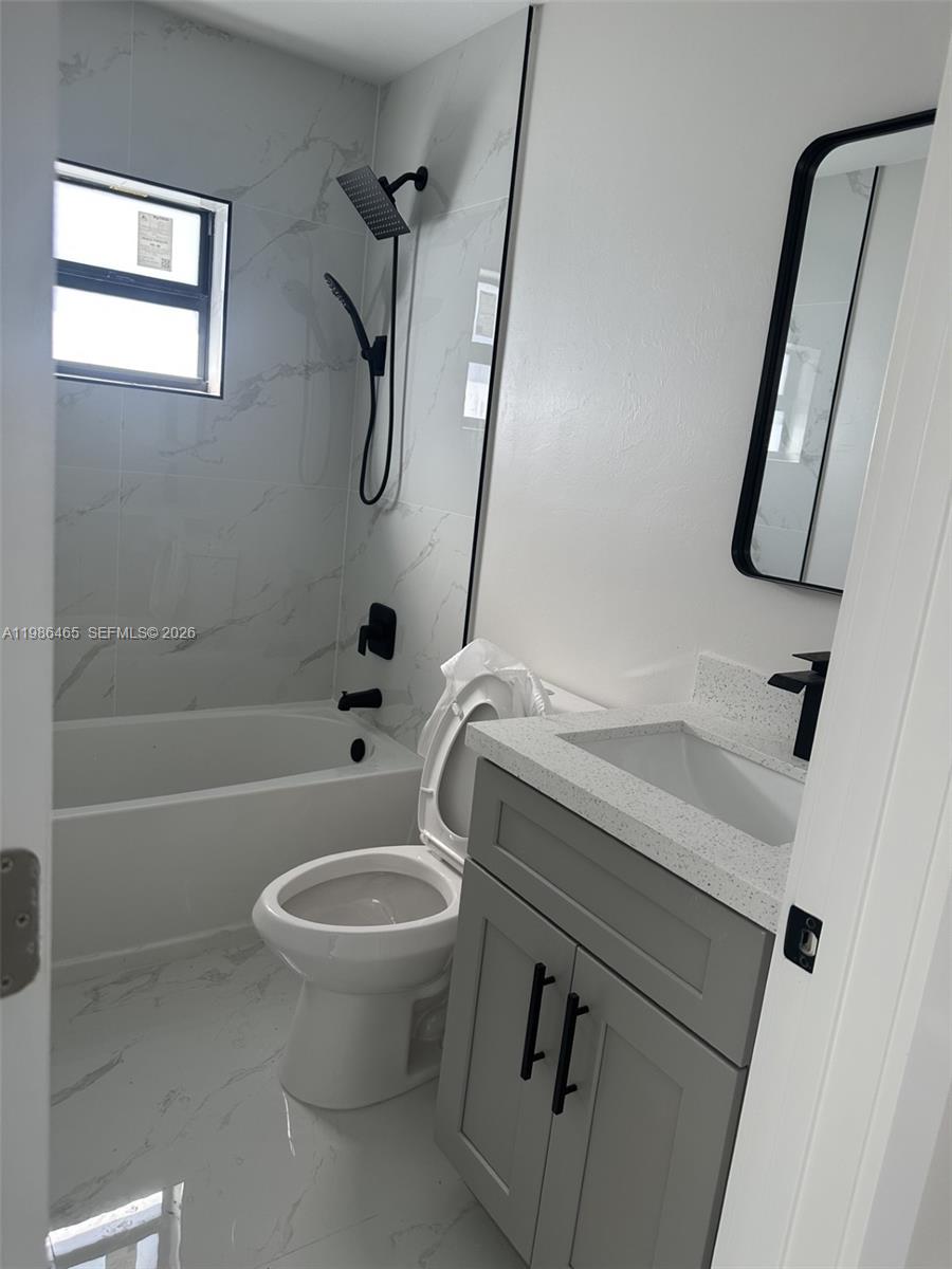 712 Euston Avenue S Property Photo 8