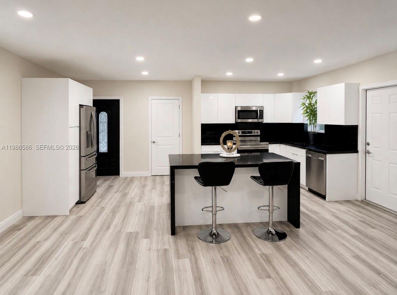 52 E 50th Place Property Photo 6