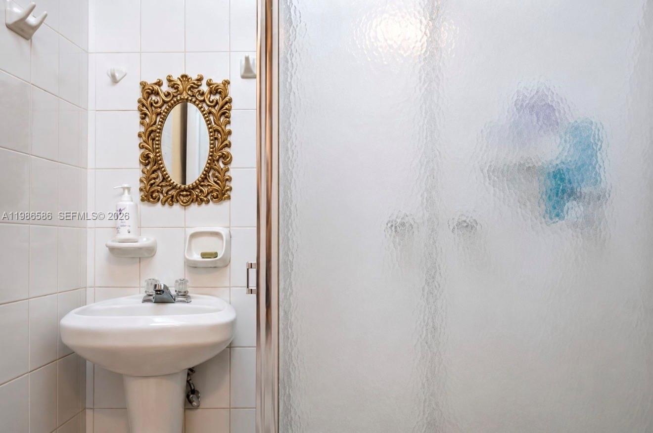 52 E 50th Place Property Photo 16