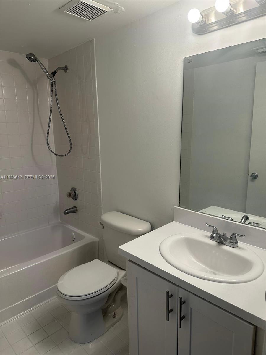 9777 Nob Hill Court 9777 Property Photo 4