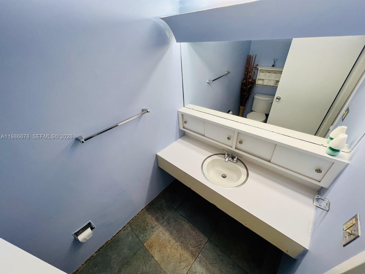 900 Bay Drive 411 Property Photo 28