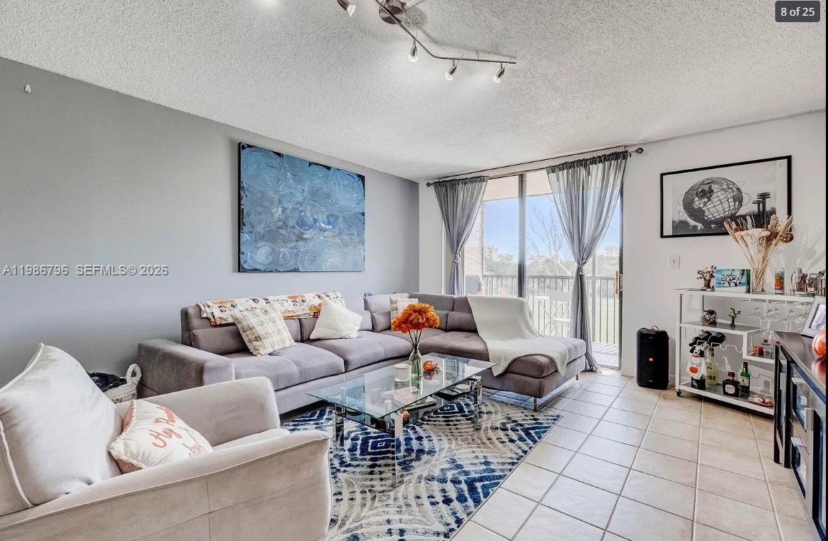 A11986796 Property Photo 12