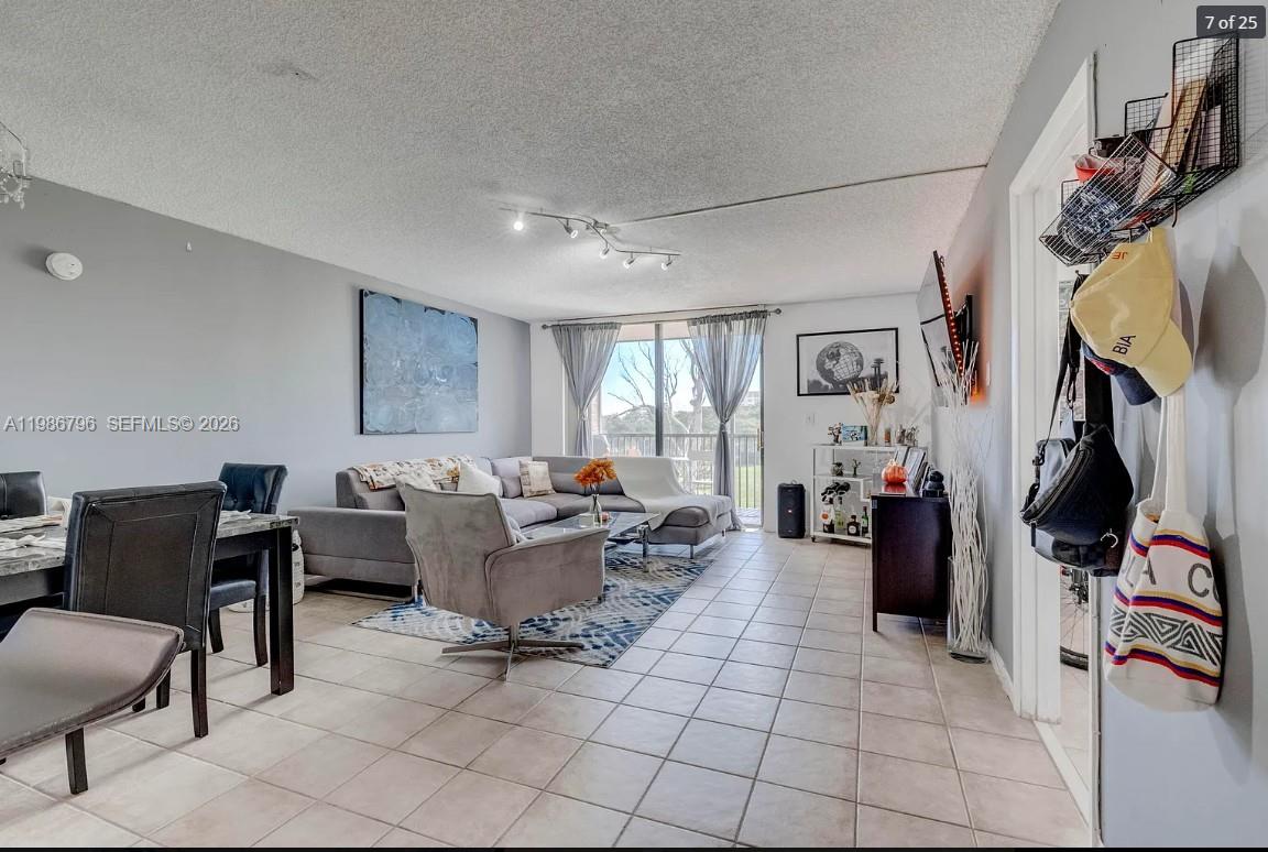 A11986796 Property Photo 22