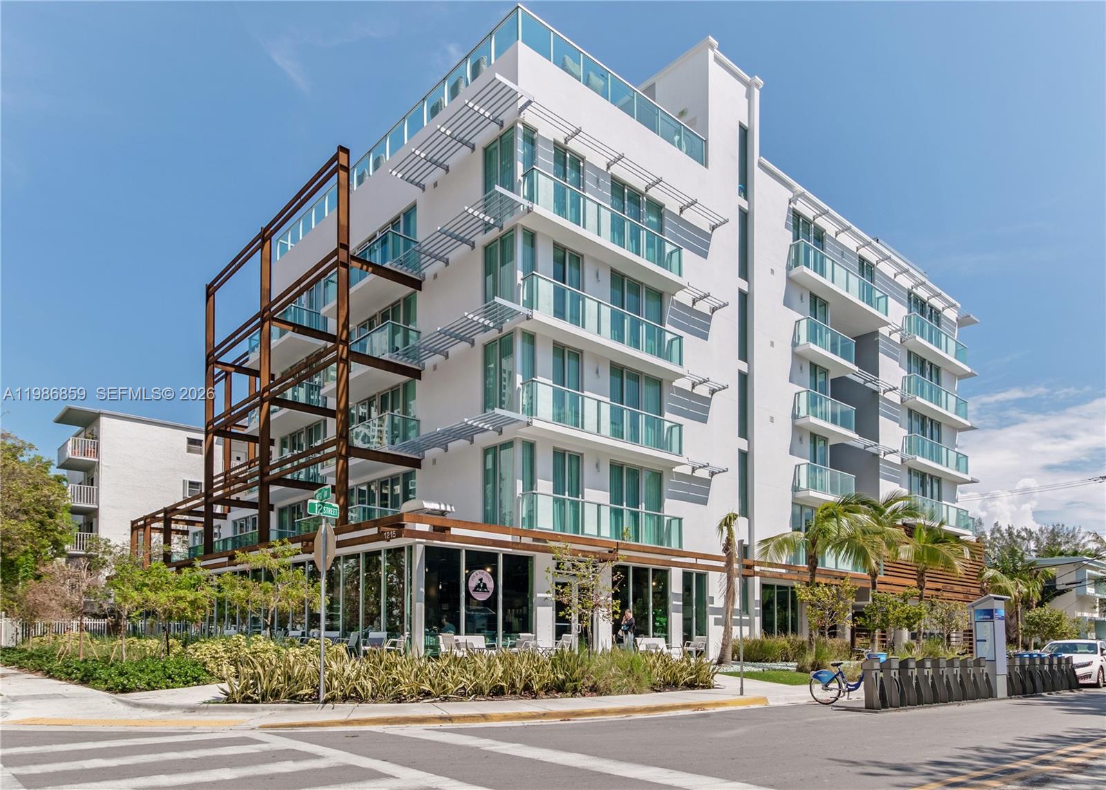 1215 West Avenue 402