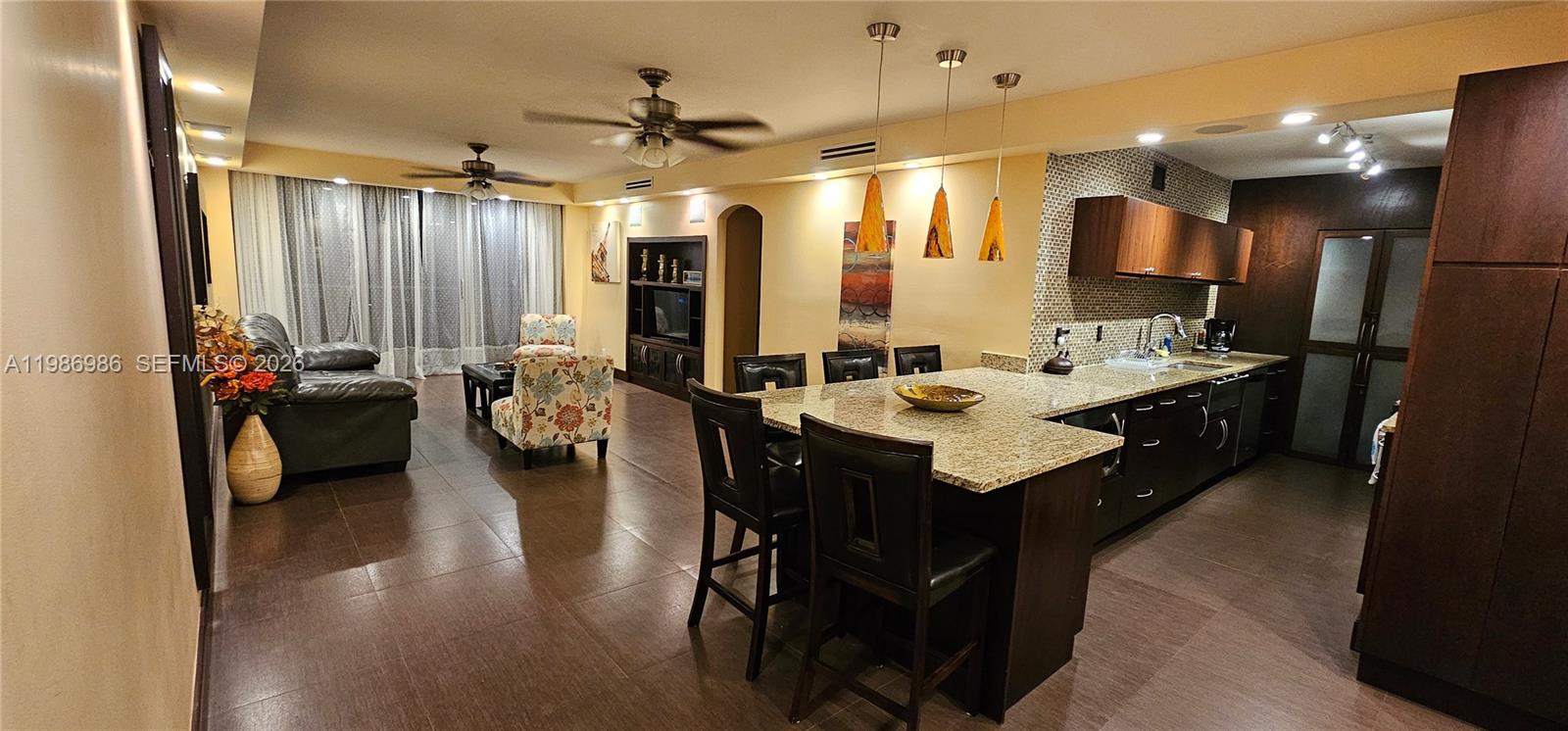 A11986986 Property Photo 6