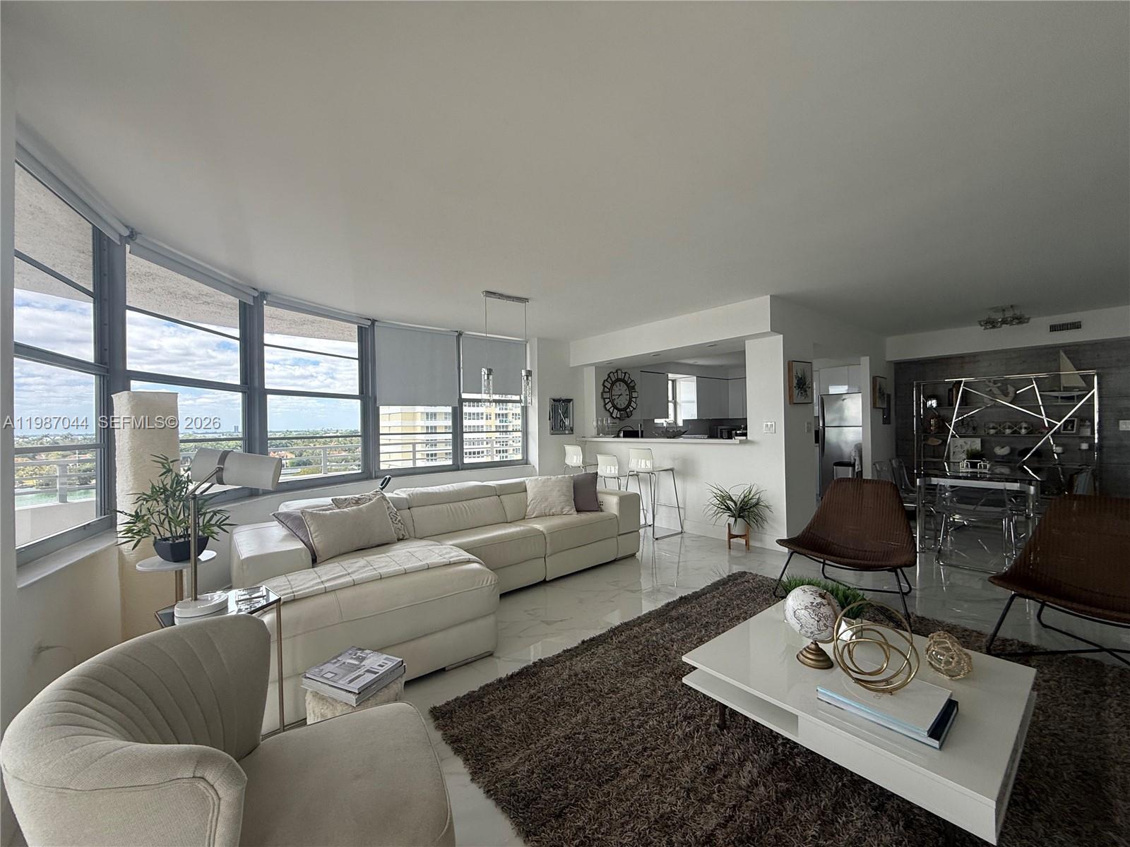 5555 Collins Avenue 8r Property Photo 9