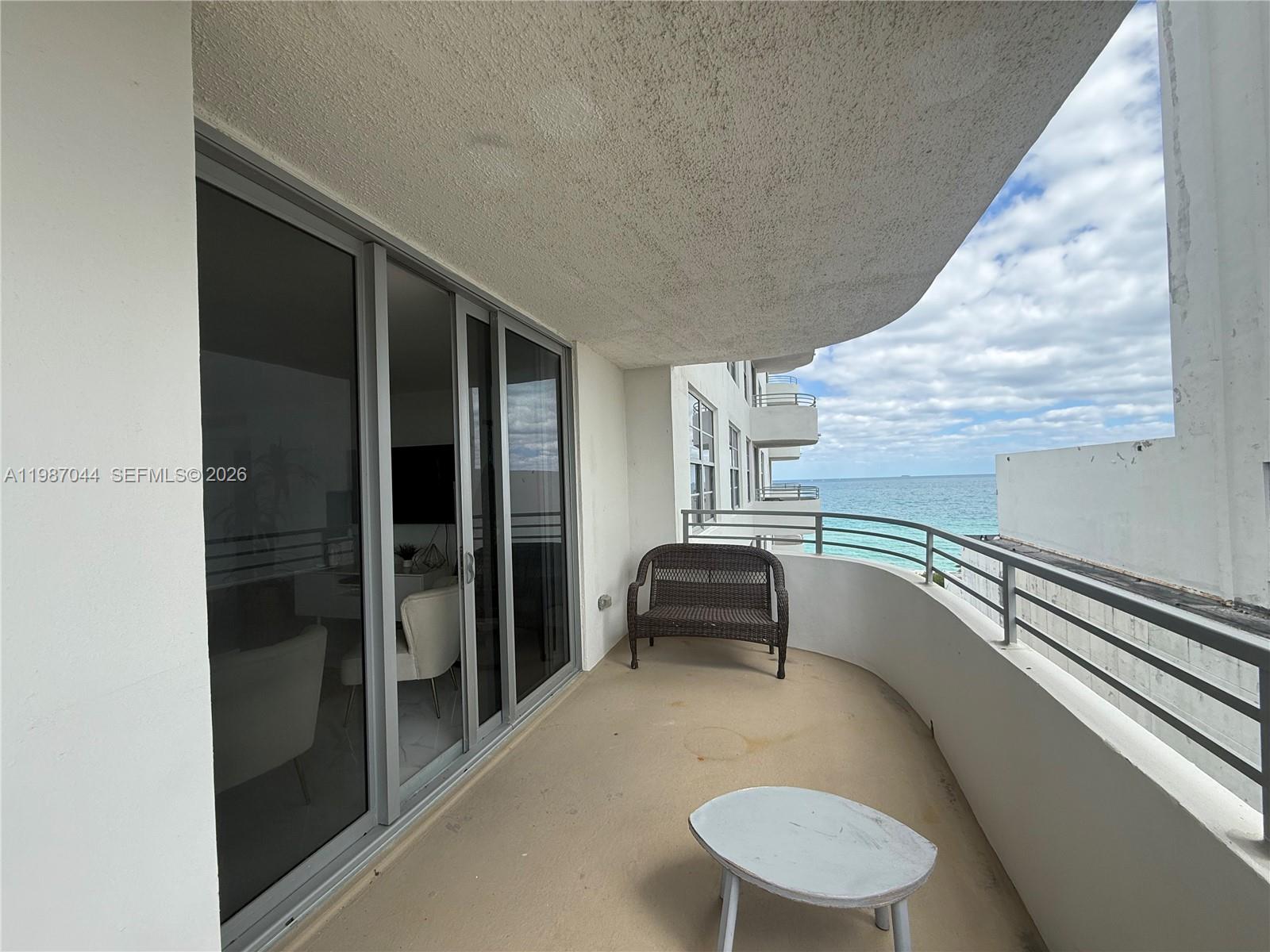 5555 Collins Avenue 8r Property Photo 10